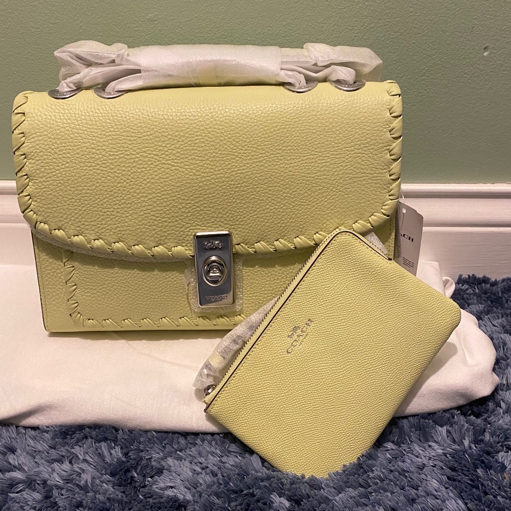 📍PRICE DROP📍NWT Lane Shoulder Bag and wallet